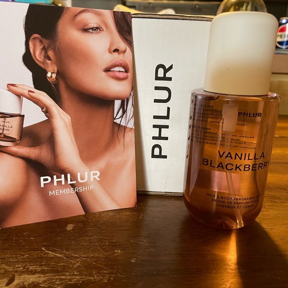 PHLUR Vanilla Blackberry Hair & Body Fragrance NEW!! 8oz - Picture 1 of 5